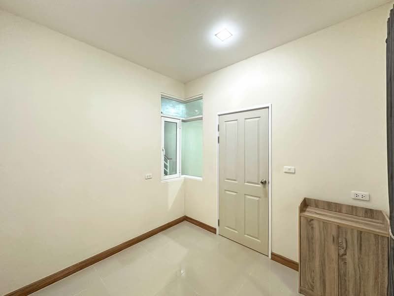 Golden Town 3 Ladprao-Kasetnawamin, Bangkok, ซอยนวมินทร์ 42, Khlong Kum, Bueng Kum, Bangkok, 3 Bedrooms, 150 sqm, Townhouse For Sale, by Somchai Ruechajirakit, 500383209 - DDproperty.com