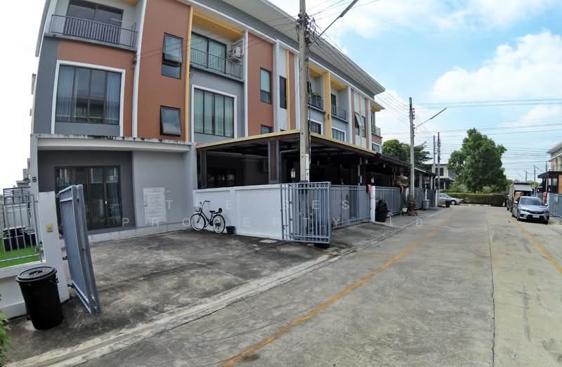 The O Zone Petchkasem 53, Bangkok, Soi Petchkasem 53, Bang Kae Nua, Bang Khae, Bangkok, 4 Bedrooms, 174 sqm, Townhouse For Sale, by The Best Property โอ, 500383210 - DDproperty.com