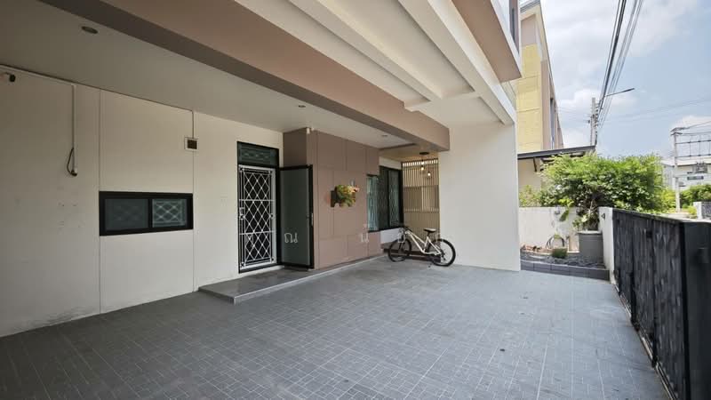 S-Gate Premium Kanchanpisek, Nonthaburi, Bang Muang, Bang Yai, Nonthaburi, 4 Bedrooms, 200 sqm, Semi-Detached House (Twin House) For Sale, by Khun Nog, 500383238 - DDproperty.com