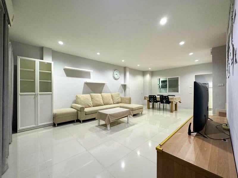 The Exclusive Pattanakarn 44, Bangkok, Soi Phatthanakan 44, Phatthanakan Road, Suan Luang, Bangkok, 3 Bedrooms, 140 sqm, Townhouse For Rent, by Somchai Ruechajirakit, 500383330 - DDproperty.com