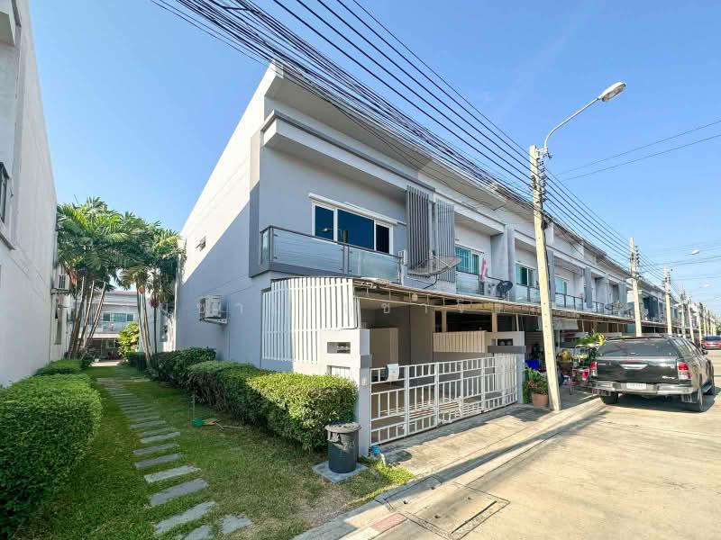 The Exclusive Pattanakarn 44, Bangkok, Soi Phatthanakan 44, Phatthanakan Road, Suan Luang, Bangkok, 3 Bedrooms, 140 sqm, Townhouse For Rent, by Somchai Ruechajirakit, 500383330 - DDproperty.com