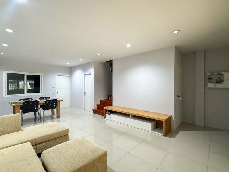 The Exclusive Pattanakarn 44, Bangkok, Soi Phatthanakan 44, Phatthanakan Road, Suan Luang, Suan Luang, Bangkok, 3 Bedrooms, 140 sqm, Townhouse For Rent, by Somchai Ruechajirakit, 500383330 - DDproperty.com