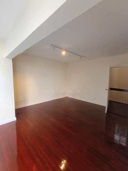 Renovated Townhome Garden Court Sukhumvit 49, Bangkok, Khlong Tan Nua, Watthana, Bangkok, 4 Bedrooms, 230 sqm, Townhouse For Rent, by Usuma Usumachat, 500383411 - DDproperty.com