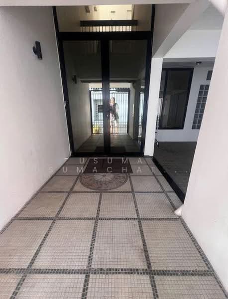 Renovated Townhome Garden Court Sukhumvit 49, Bangkok, Khlong Tan Nua, Watthana, Bangkok, 4 Bedrooms, 230 sqm, Townhouse For Rent, by Usuma Usumachat, 500383411 - DDproperty.com