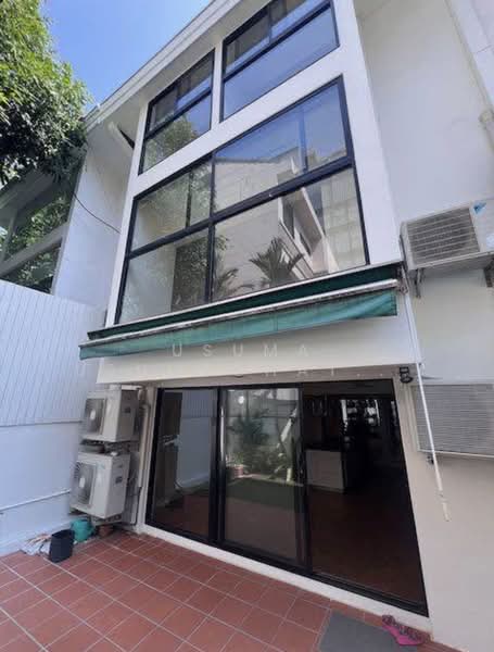 Renovated Townhome Garden Court Sukhumvit 49, Bangkok, Khlong Tan Nua, Watthana, Bangkok, 4 Bedrooms, 230 sqm, Townhouse For Rent, by Usuma Usumachat, 500383411 - DDproperty.com