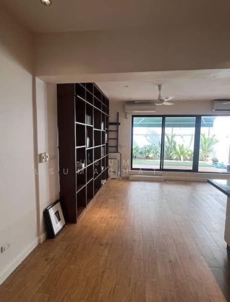Renovated Townhome Garden Court Sukhumvit 49, Bangkok, Khlong Tan Nua, Watthana, Bangkok, 4 Bedrooms, 230 sqm, Townhouse For Rent, by Usuma Usumachat, 500383411 - DDproperty.com