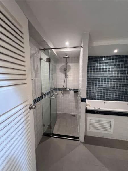 Renovated Townhome Garden Court Sukhumvit 49, Bangkok, Khlong Tan Nua, Watthana, Bangkok, 4 Bedrooms, 230 sqm, Townhouse For Rent, by Usuma Usumachat, 500383411 - DDproperty.com