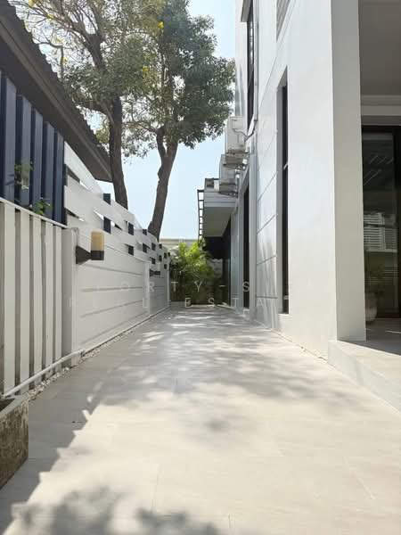 Areeya Mandarina Sukhumvit 77 : อารียา แมนดารีนา สุขุมวิท 77, กรุงเทพ, ถนนสุขุมวิท 77 (อ่อนนุช), สวนหลวง, กรุงเทพ, 250 ตร.ม., ทาวน์เฮ้าส์ ให้เช่า, โดย Forty-Six Real Estate Group, 500383435 - DDproperty.com