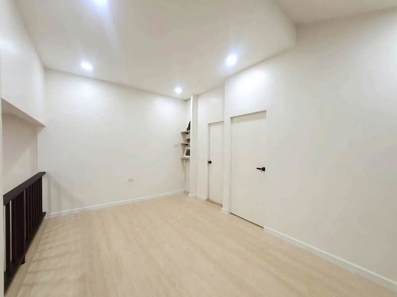 Eastwood Park, Bangkok, On Nut 36 Alley, Suan Luang, Bangkok, 2 Bedrooms, 100 sqm, Condo For Sale, by Rawinunt Sorananwat, 500383458 - DDproperty.com