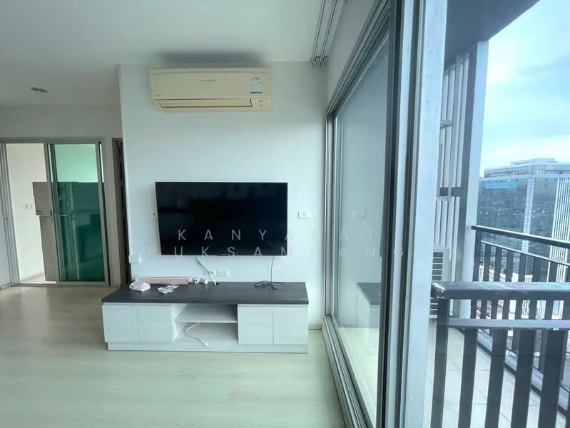 Life Ratchadapisek, Bangkok, 279 Ratchadapisaek Road, Huai Khwang, Bangkok, 2 Bedrooms, 56 sqm, Condo For Rent, by Kanyanat Ruksamuang, 500383461 - DDproperty.com
