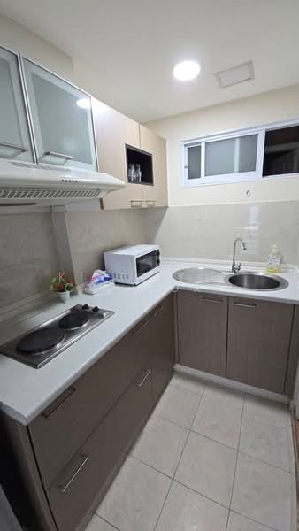 Lumpini Suite Sukhumvit 41, Bangkok, Soi Sukhumvit 41, Khlong Tan Nua, Watthana, Bangkok, 1 Bedroom, 31 sqm, Condo For Rent, by Kiattiyos Chaisura, 500383486 - DDproperty.com