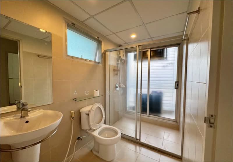Supalai Park Ekkamai-Thonglor, Bangkok, Petchaburi Road, Bang Kapi, Huai Khwang, Bangkok, 2 Bedrooms, 82 sqm, Condo For Rent, by Agentbkk, 500383503 - DDproperty.com