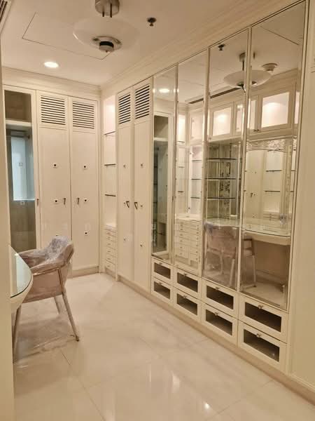 Lumpini Park View, Bangkok, Rama 4, Thung Maha Mek, Sathon, Bangkok, 3 Bedrooms, 276 sqm, Condo For Rent, by สรภพ ยอดไชย (สีฝุ่น), 500383531 - DDproperty.com