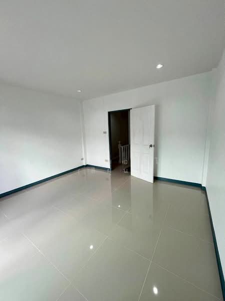 แพรมาพรคลอง4, ปทุมธานี, บึงยี่โถ, ธัญบุรี, ปทุมธานี, 72 ตร.ม., ทาวน์เฮ้าส์ ขาย, โดย สรภพ ยอดไชย (สีฝุ่น), 500383534 - DDproperty.com
