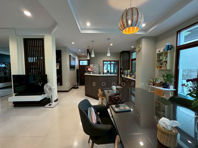 Siritavara Ekkamai-Ramintra, Bangkok, 259 Praditmanutham Rd., Lat Phrao, Bangkok, 4 Bedrooms, 350 sqm, Single Detached House For Sale, by Vimon Boodpha, 500383536 - DDproperty.com