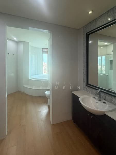 Watermark Chaophraya, Bangkok, Soi Charoennakorn 39-41, Charoennakorn Road, Bang Lam Phu Lang, Khlong San, Bangkok, 4 Bedrooms, 283 sqm, Condo For Sale, by Annie Prombun, 500383557 - DDproperty.com
