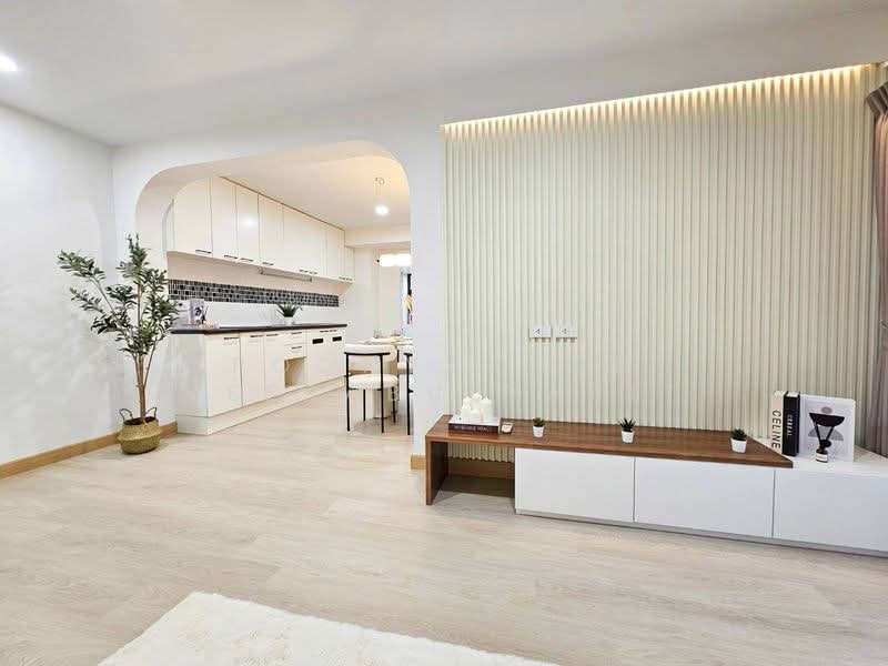 Eastwood Park, Bangkok, On Nut 36 Alley, Suan Luang, Bangkok, 2 Bedrooms, 65 sqm, Condo For Sale, by Poonyaporn Veerabulyarit, 500383646 - DDproperty.com