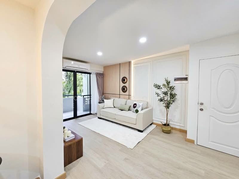 Eastwood Park, Bangkok, On Nut 36 Alley, Suan Luang, Bangkok, 2 Bedrooms, 65 sqm, Condo For Sale, by Poonyaporn Veerabulyarit, 500383646 - DDproperty.com