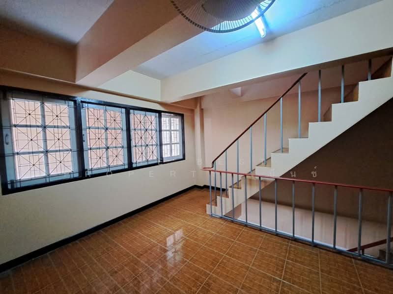 อาคารพาณิชย์พร้อมห้องเช่าปากน้ำโพ นครสวรรค์, Nakhon Sawan, Pak Nam Pho, Muang Nakhon Sawan, Nakhon Sawan, , 100 sqm, Shophouse For Sale, by The Best Property เบ็นซ์, 500383698 - DDproperty.com