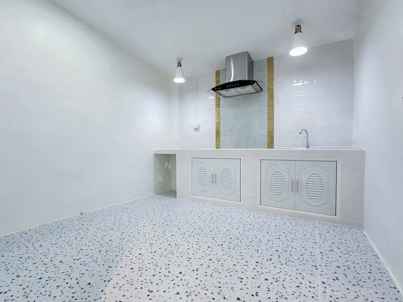 ทาวน์เฮ้าส์ : บุศรินทร์ บางบัวทอง, Nonthaburi, Phimonrat, Bang Bua Thong, Nonthaburi, 4 Bedrooms, 168 sqm, Townhouse For Sale, by Poonyaporn Veerabulyarit, 500383774 - DDproperty.com