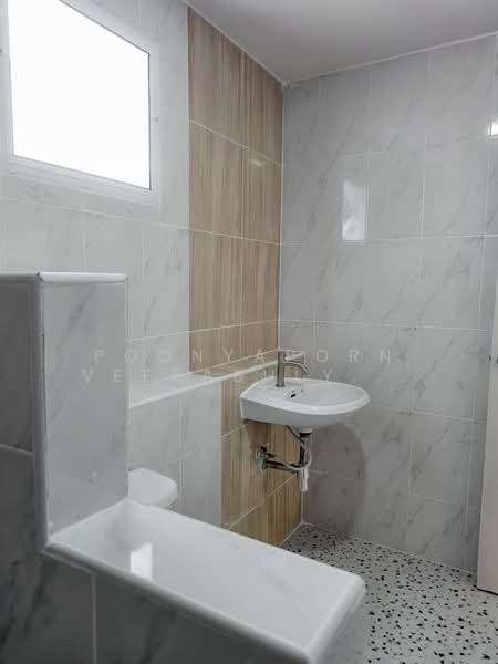 ทาวน์เฮ้าส์ : บุศรินทร์ บางบัวทอง, Nonthaburi, Phimonrat, Bang Bua Thong, Nonthaburi, 4 Bedrooms, 168 sqm, Townhouse For Sale, by Poonyaporn Veerabulyarit, 500383774 - DDproperty.com