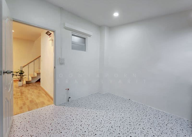 ทาวน์เฮ้าส์ : บุศรินทร์ บางบัวทอง, Nonthaburi, Phimonrat, Bang Bua Thong, Nonthaburi, 4 Bedrooms, 168 sqm, Townhouse For Sale, by Poonyaporn Veerabulyarit, 500383774 - DDproperty.com
