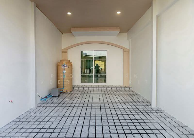 Ban Rom Ngao Mai, Nonthaburi, Soi Ban Rom Ngao Mai, Bang Khu Rat, Bang Bua Thong, Nonthaburi, 2 Bedrooms, 136 sqm, Townhouse For Sale, by Poonyaporn Veerabulyarit, 500383784 - DDproperty.com