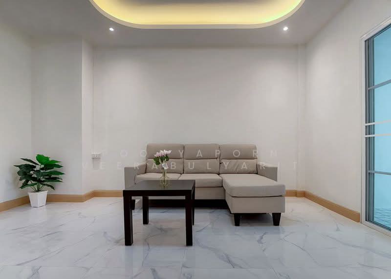 Ban Rom Ngao Mai, Nonthaburi, Soi Ban Rom Ngao Mai, Bang Khu Rat, Bang Bua Thong, Nonthaburi, 2 Bedrooms, 136 sqm, Townhouse For Sale, by Poonyaporn Veerabulyarit, 500383784 - DDproperty.com