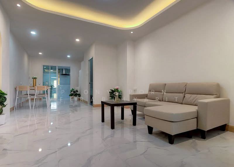 Ban Rom Ngao Mai, Nonthaburi, Soi Ban Rom Ngao Mai, Bang Khu Rat, Bang Bua Thong, Nonthaburi, 2 Bedrooms, 136 sqm, Townhouse For Sale, by Poonyaporn Veerabulyarit, 500383784 - DDproperty.com
