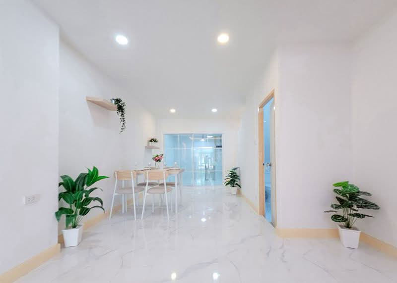 Ban Rom Ngao Mai, Nonthaburi, Soi Ban Rom Ngao Mai, Bang Khu Rat, Bang Bua Thong, Nonthaburi, 2 Bedrooms, 136 sqm, Townhouse For Sale, by Poonyaporn Veerabulyarit, 500383791 - DDproperty.com