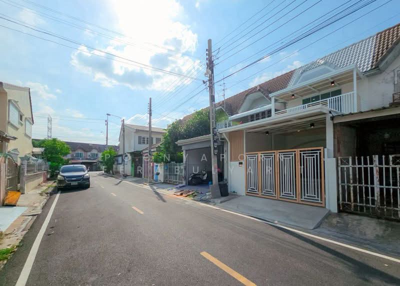Ban Rom Ngao Mai : บ้านร่มเงาไม้, นนทบุรี, ซอย หมู่บ้านร่มเงาไม้, บางคูรัด, บางบัวทอง, นนทบุรี, 136 ตร.ม., ทาวน์เฮ้าส์ ขาย, โดย Poonyaporn Veerabulyarit, 500383791 - DDproperty.com