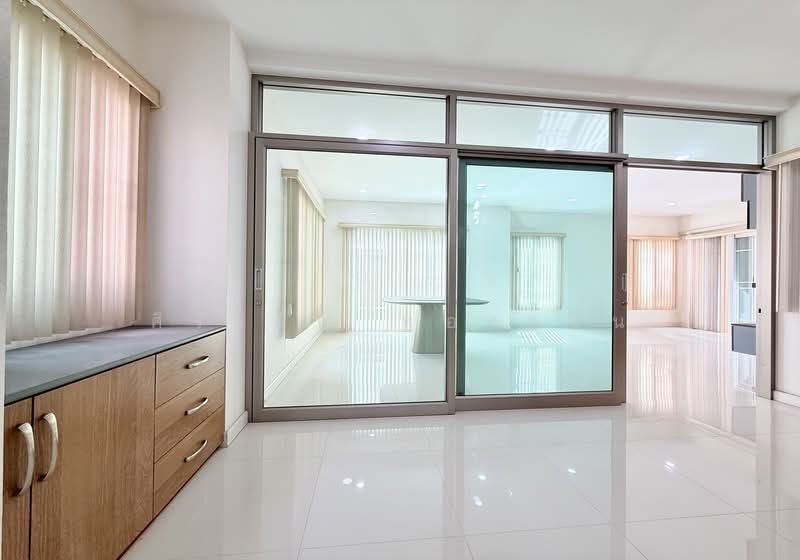 Passorn Prestige Pinklao-Phetkasem : ภัสสร เพรสทีจ ปิ่นเกล้า-เพชรเกษม, นครปฐม, ถนนพุทธมณฑลสาย 4, กระทุ่มล้ม, สามพราน, นครปฐม, 180 ตร.ม., บ้านเดี่ยว ขาย, โดย ศิริเพ็ญ ทองอ่อน, 500383809 - DDproperty.com