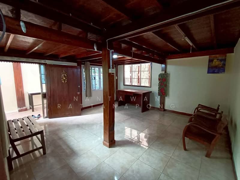Lanna wooden house for rent in Santitham, Chiang Mai, สันติสุข, Chang Phuak, Muang Chiang Mai, Chiang Mai, 4 Bedrooms, 120 sqm, Single Detached House For Rent, by Nantawan Rattanapong, 500383812 - DDproperty.com
