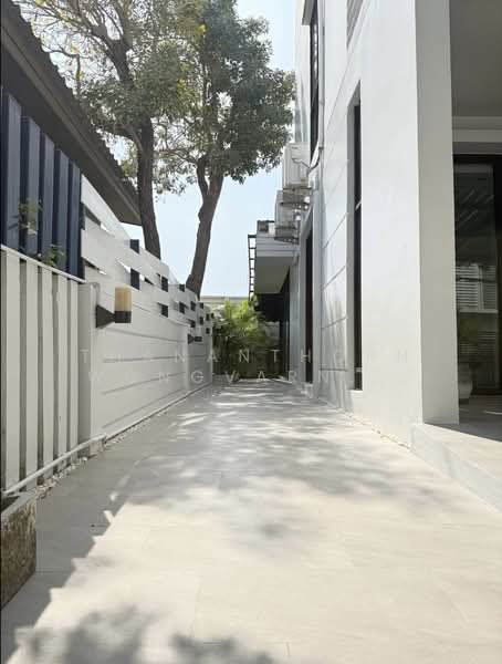 Areeya Mandarina Sukhumvit 77 : อารียา แมนดารีนา สุขุมวิท 77, กรุงเทพ, ถนนสุขุมวิท 77 (อ่อนนุช), สวนหลวง, กรุงเทพ, 180 ตร.ม., ทาวน์เฮ้าส์ ให้เช่า, โดย Thananthorn Wongvarnkaseam, 500383849 - DDproperty.com
