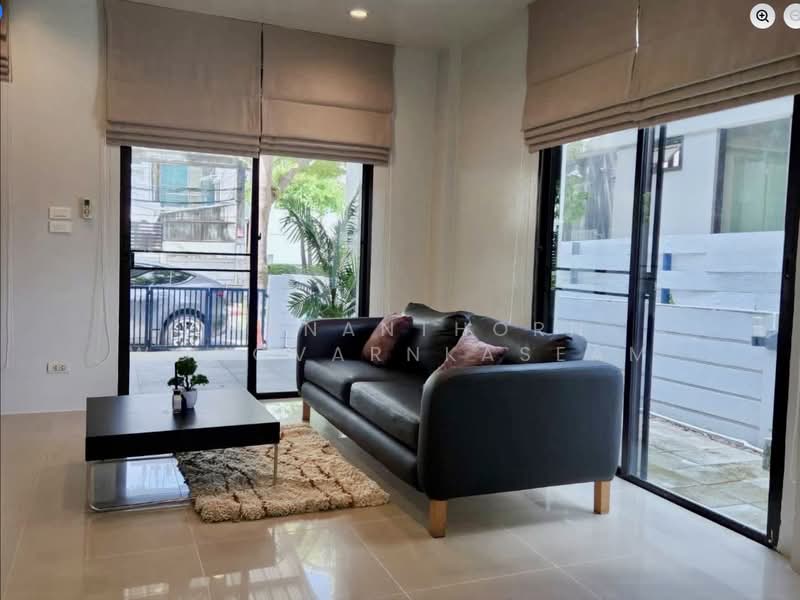 Areeya Mandarina Sukhumvit 77, Bangkok, Sukhumvit 77 Road (On Nut), Suan Luang, Bangkok, 3 Bedrooms, 180 sqm, Townhouse For Rent, by Thananthorn Wongvarnkaseam, 500383849 - DDproperty.com