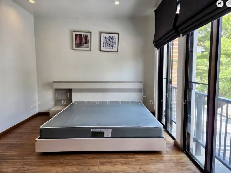 Areeya Mandarina Sukhumvit 77, Bangkok, Sukhumvit 77 Road (On Nut), Suan Luang, Bangkok, 3 Bedrooms, 180 sqm, Townhouse For Rent, by Thananthorn Wongvarnkaseam, 500383849 - DDproperty.com
