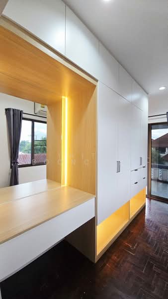 Detached House, Near Ruamchok Market, Chiang Mai, Fa Ham, Muang Chiang Mai, Chiang Mai, 4 Bedrooms, 280 sqm, Single Detached House For Rent, by Thiti Boonchurn, 500383869 - DDproperty.com