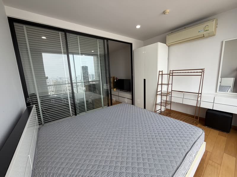 Noble Revo Silom, Bangkok, 88 Soi Surasak Surasak Road, Silom, Bang Rak, Bangkok, 1 Bedroom, 33 sqm, Condo For Rent, by Sireekan Sirichawanphong, 500383922 - DDproperty.com