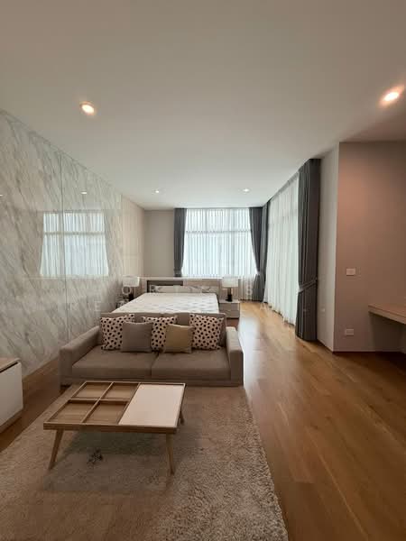 ให้เช่า ทาว์โฮมหรู 3 ชั้น ถนน กรุงเทพกรีฑาตัดใหม่ ติดถนนใหญ่, Bangkok, Saphan Sung, Bangkok, 3 Bedrooms, 250 sqm, Townhouse For Rent, by Forty-Six Real Estate Group, 500383958 - DDproperty.com
