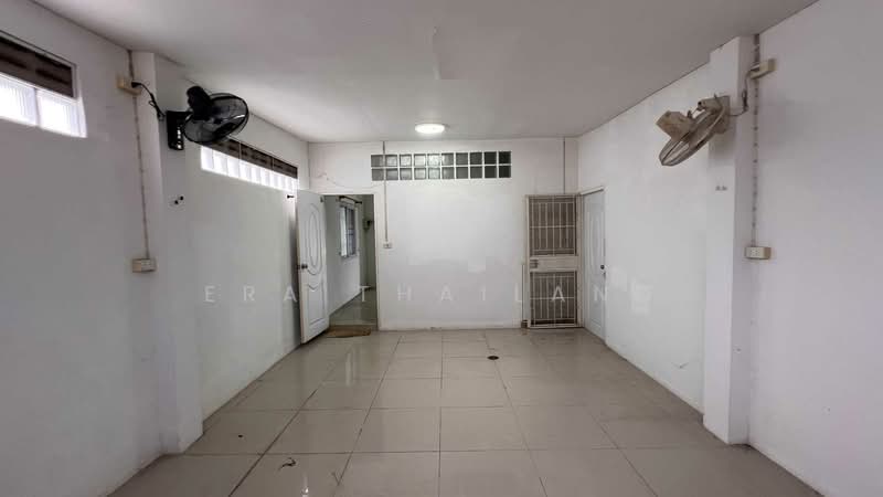 อาคารพาณิชย์ ทำเลดีใกล้แหล่งชุมชน มะขามเตี้ย, Surat Thani, Makham Tia, Muang Surat Thani, Surat Thani, , 152 sqm, Shophouse For Sale, by ERA Thailand, 500384071 - DDproperty.com