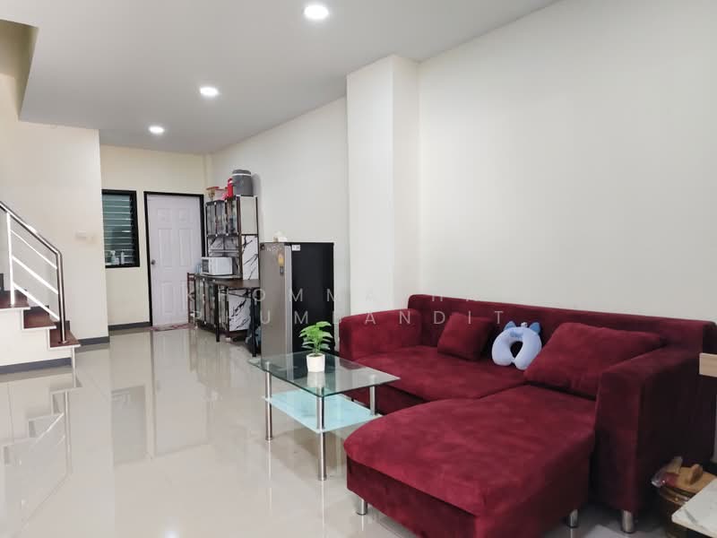 The next village: Takian Tia, Chonburi, Chon Buri (Pattaya), Ta Khian Tia, Bang Lamung (Pattaya), Chon Buri (Pattaya), 2 Bedrooms, 104 sqm, Townhouse For Sale, by Khommaphat Phumbandit, 500384090 - DDproperty.com