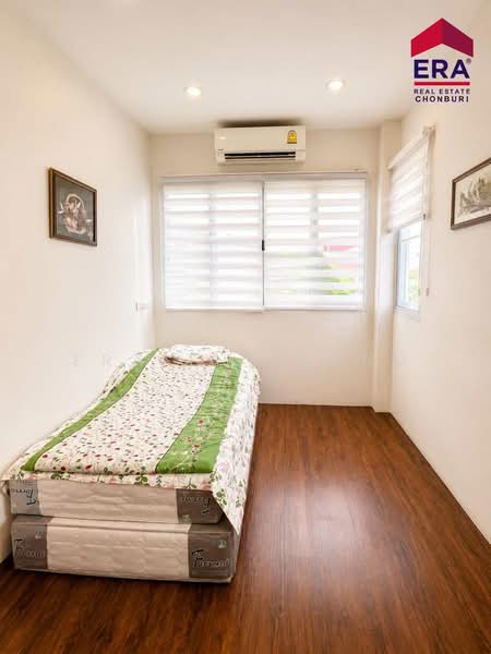 ขายด่วน บ้านเดี่ยวหลังใหญ่ เฟอร์ครบ หมู่บ้านสยามมันตราธารา บ้านบึง, Chon Buri (Pattaya), Ban Bung, Ban Bung, Chon Buri (Pattaya), 3 Bedrooms, 228 sqm, Single Detached House For Sale, by ERA Thailand, 500384140 - DDproperty.com