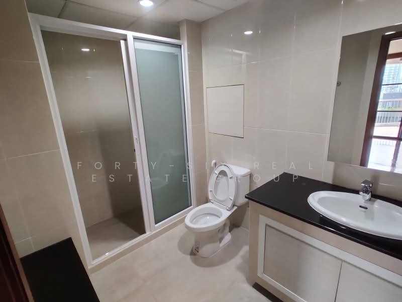 RISHI COURT APARTMENTS, Bangkok, Khlongtoei Nua, Watthana, Bangkok, 3 Bedrooms, 280 sqm, Townhouse For Rent, by Forty-Six Real Estate Group, 500384157 - DDproperty.com