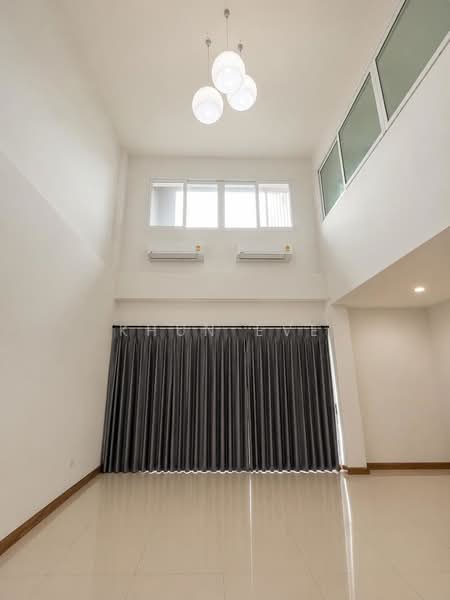 For Rent Home Office with Elevator Near BTS Yellow Line – Srinakarin Station (SPSEVE2028), Bangkok, ศรีนครินทร์ 45, Nong Bon, Prawet, Bangkok, 3 Bedrooms, 348 sqm, Townhouse For Rent, by Khun Eve, 500384171 - DDproperty.com