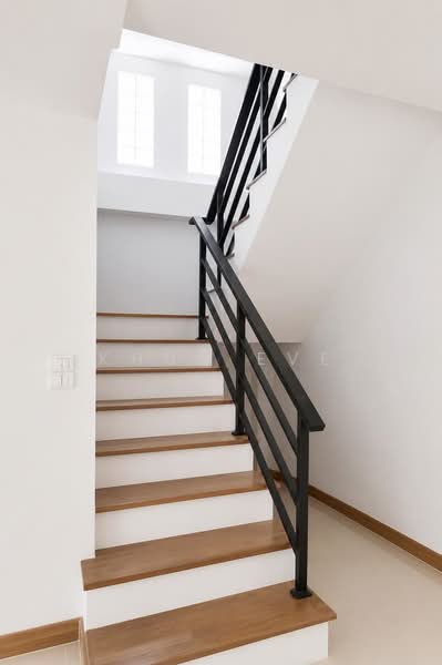For Rent Home Office with Elevator Near BTS Yellow Line – Srinakarin Station (SPSEVE2028), Bangkok, ศรีนครินทร์ 45, Nong Bon, Prawet, Bangkok, 3 Bedrooms, 348 sqm, Townhouse For Rent, by Khun Eve, 500384171 - DDproperty.com