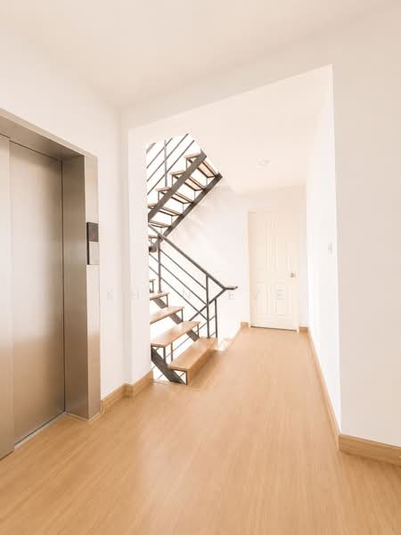 For Rent Home Office with Elevator Near BTS Yellow Line – Srinakarin Station (SPSEVE2028), Bangkok, ศรีนครินทร์ 45, Nong Bon, Prawet, Bangkok, 3 Bedrooms, 348 sqm, Townhouse For Rent, by Khun Eve, 500384171 - DDproperty.com