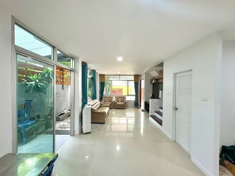 สุขาภิบาล 5 ซอย 5 แยก 11 แขวงท่าแร้ง เขตบางเขน กรุงเทพมหานคร 10220, Bangkok, Tha Rang, Bang Khen, Bangkok, 4 Bedrooms, 300 sqm, Townhouse For Sale, by กรวิภา ประสิทธิ์สุข, 500384182 - DDproperty.com