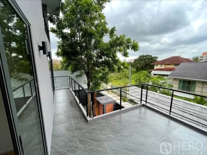 ขายบ้านเดี่ยว พร้อมสระว่ายน้ำส่วนตัว สุขุมวิท 71 วัฒนา กรุงเทพ HRE00972, กรุงเทพ, สุขุมวิท, คลองตันเหนือ, วัฒนา, กรุงเทพ, 700 ตร.ม., บ้านเดี่ยว ขาย, โดย Hero Realtor Co., Ltd., 500384217 - DDproperty.com