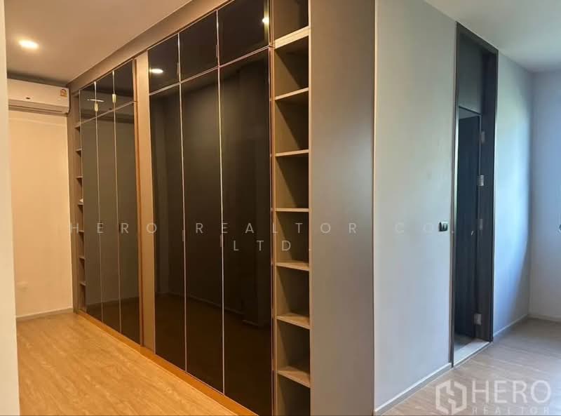 For Sale Detached House with Private Pool Sukhumvit 71 in Watthana, Bangkok HRE00972, Bangkok, สุขุมวิท, Khlong Tan Nua, Watthana, Bangkok, 5 Bedrooms, 700 sqm, Single Detached House For Sale, by Hero Realtor Co., Ltd., 500384217 - DDproperty.com