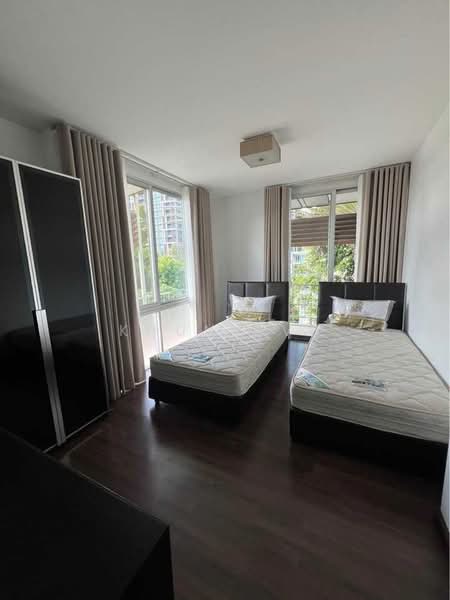 Baan Rom Yen Ekkamai 2, Bangkok, 9 Ekkamai 2 Alley, Lane 1, Phra Kanong Nua, Watthana, Bangkok, 2 Bedrooms, 210 sqm, Condo For Rent, by Khun Eve, 500384263 - DDproperty.com